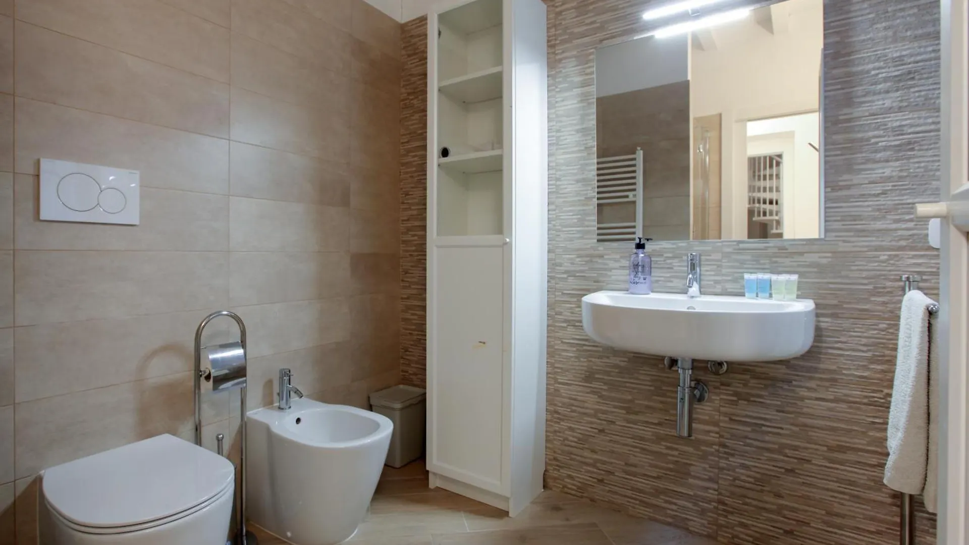 Apartamento Carlo Alberto 46 Pavia Itália
